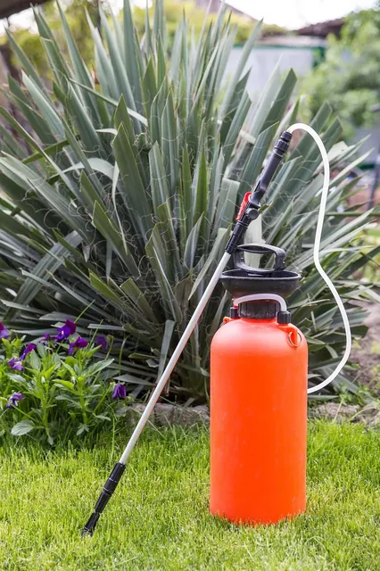 Ortho® Grub-B-Gon Max 1L Attach-and-Spray Concentrate